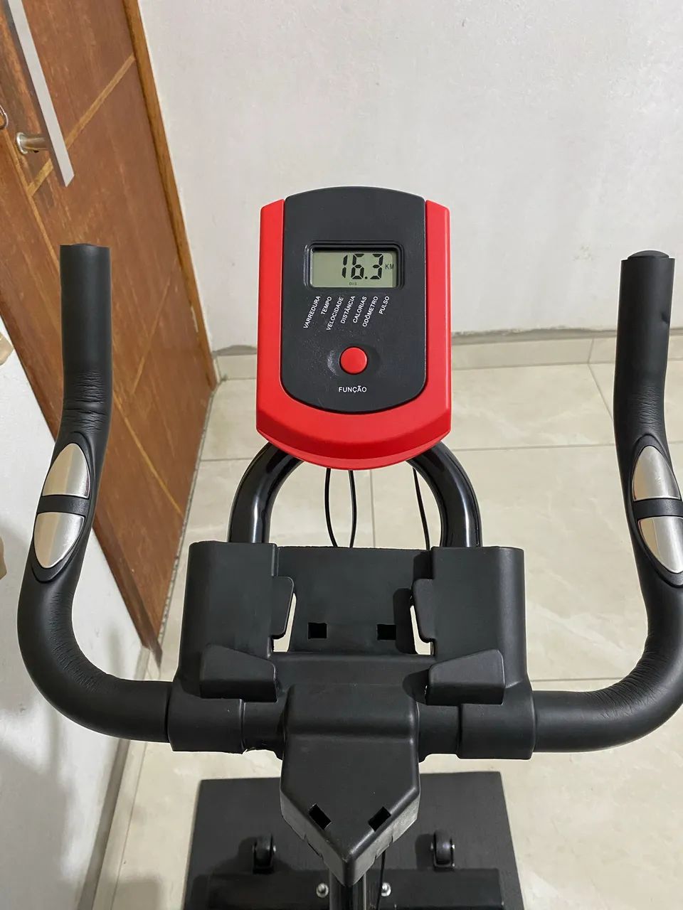 BICICLETA SPINNING NOVA, NUNCA USADA + TAPETE - Foto 3