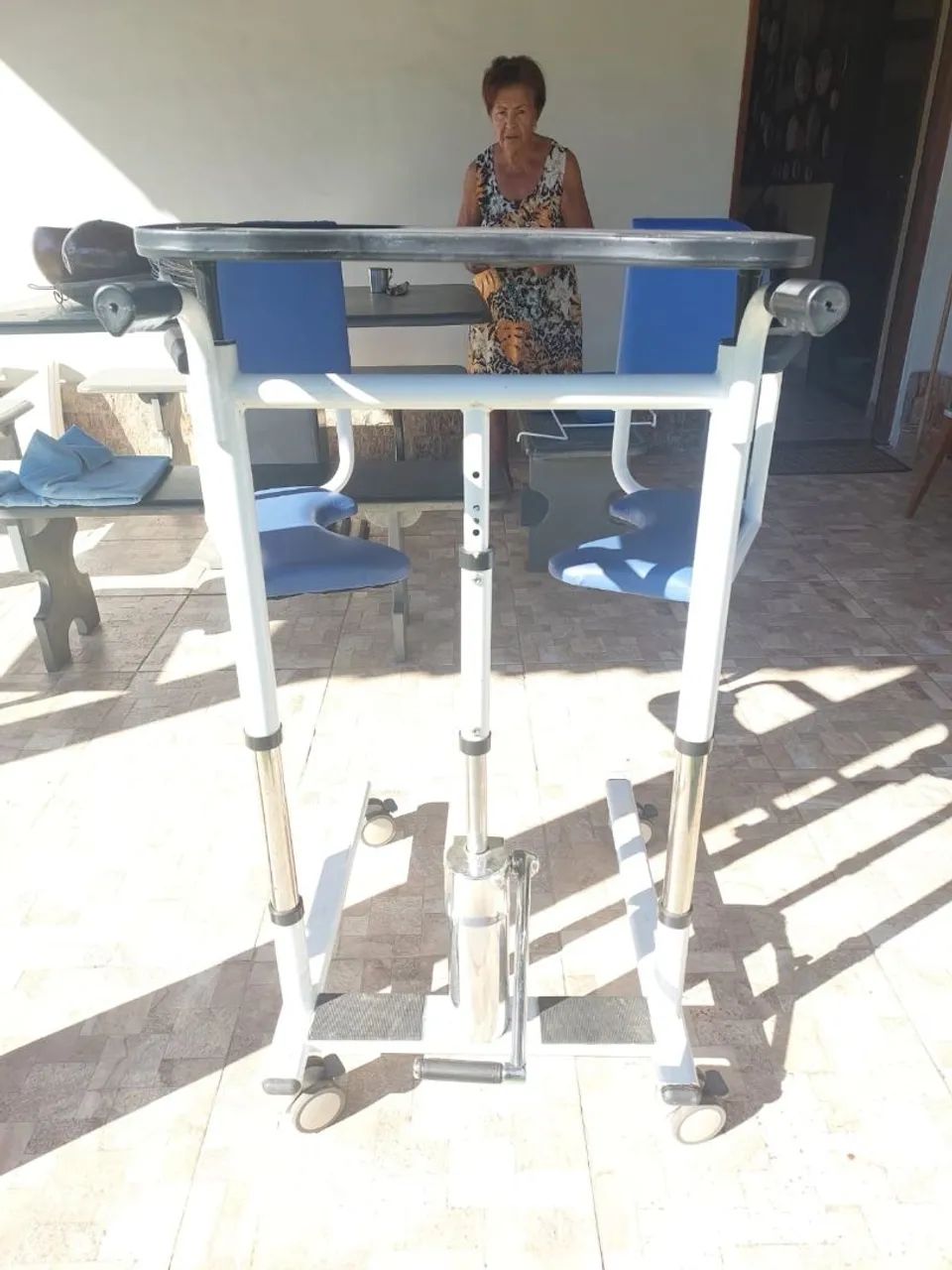 Cadeira Multifuncional Higiênica  - Foto 2