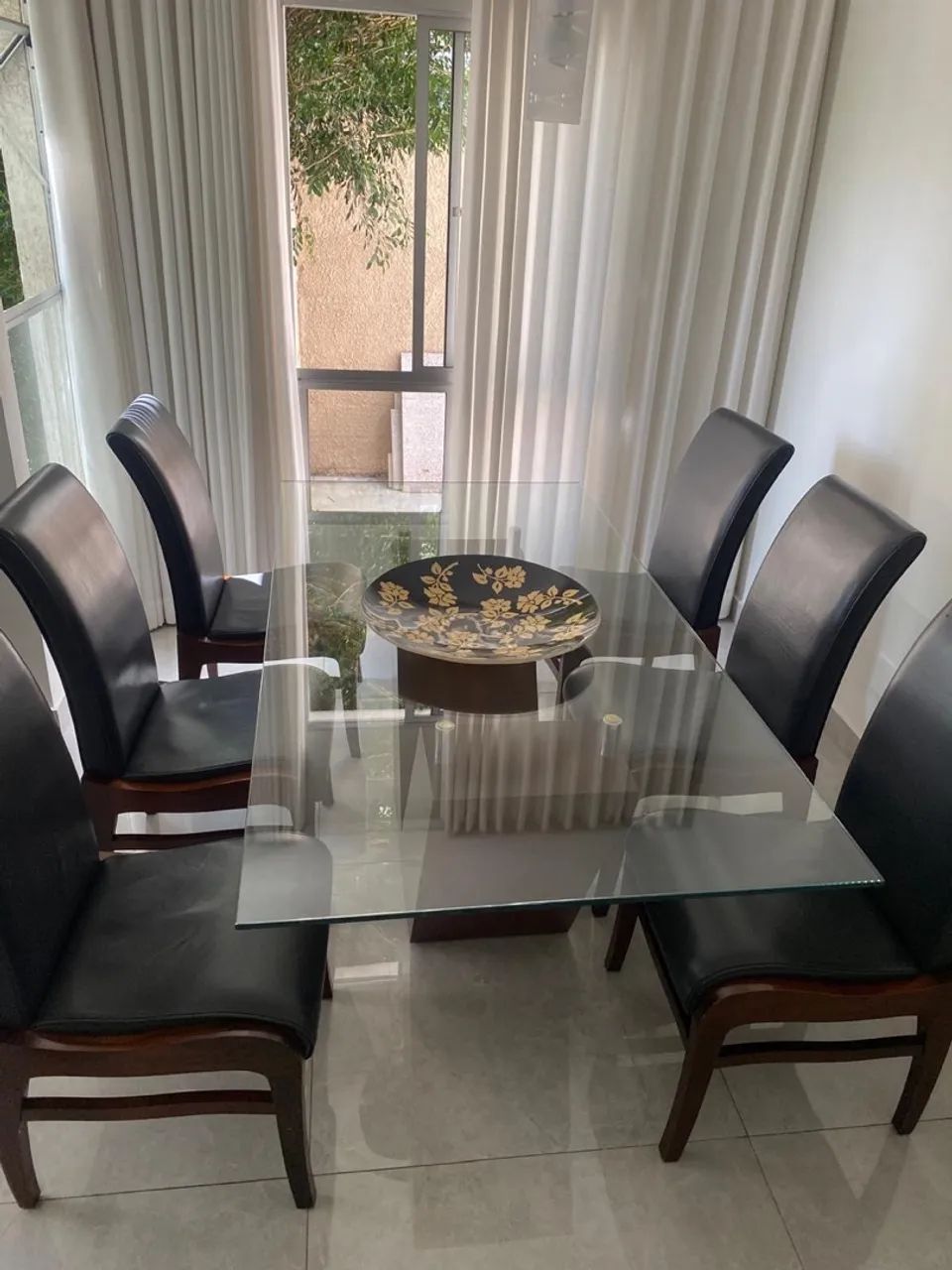 Mesa  da Líder com cadeiras em couro original
