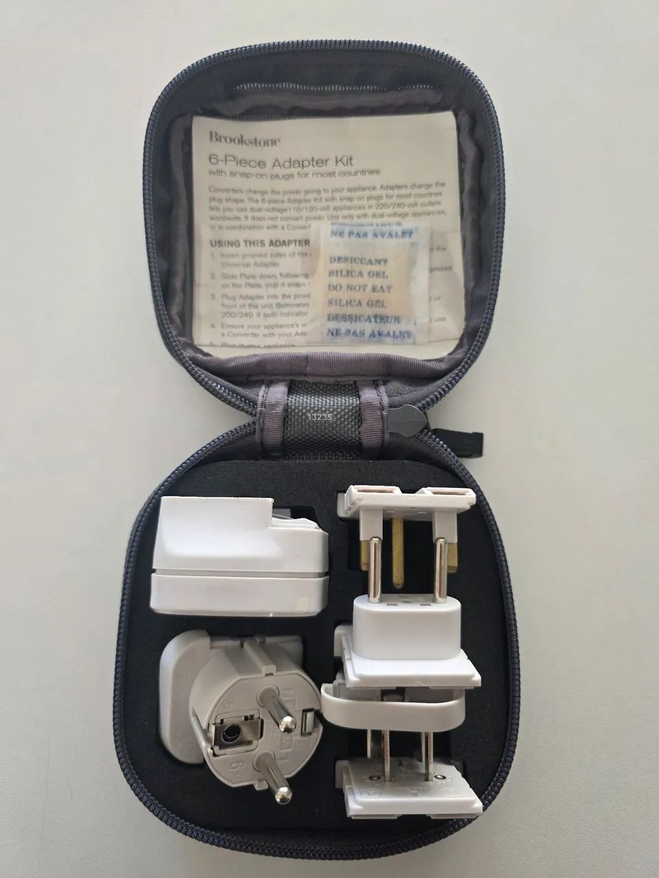 Kit Adaptador de Tomada Internacional Brookstone