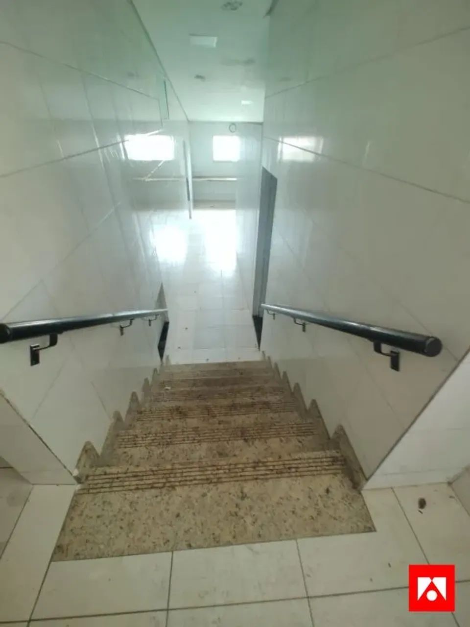 Salão Comercial para locação no Centro de Santa Bárbara d'Oeste com 8 salas e 10 vagas de  - Foto 4