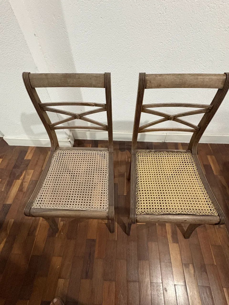 2 Cadeiras de Madeira Palhinha Sintética - Foto 3