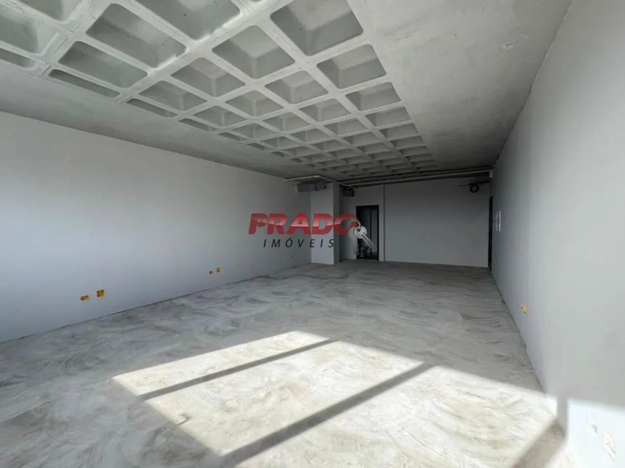 Sala para alugar em Maringá, Zona Armazém, com 71.48 m², PHENOM