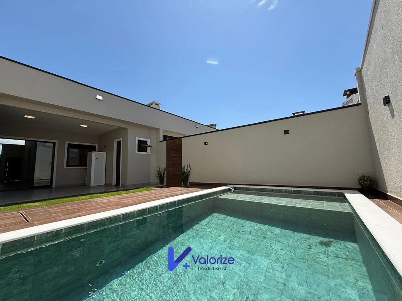 Casa 3 Quartos Suíte e Piscina Praia de Leste
