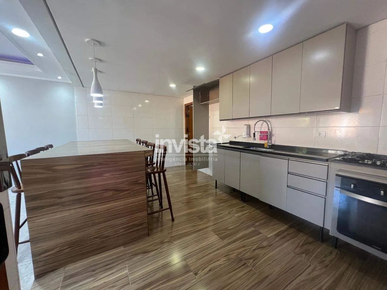 Casa térrea com 3 suítes, piscina com cascata e ambientes integrados - Foto 4