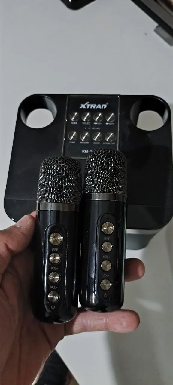 Caixa de som karaoke bluetooth com dois microfone sem fio  - Foto 3