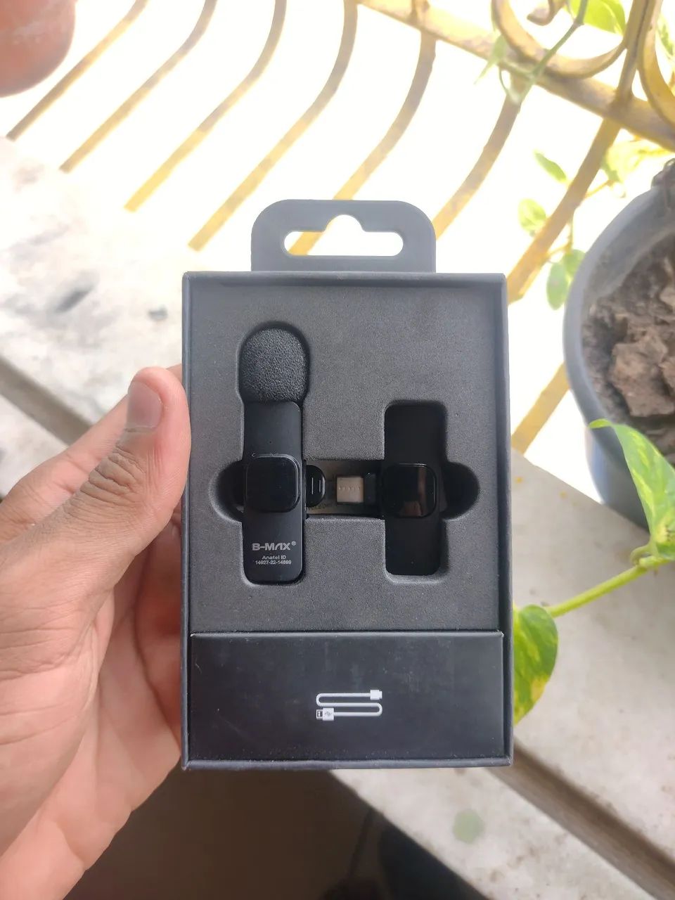 Microfone de lapela com entrada USB  - Foto 2