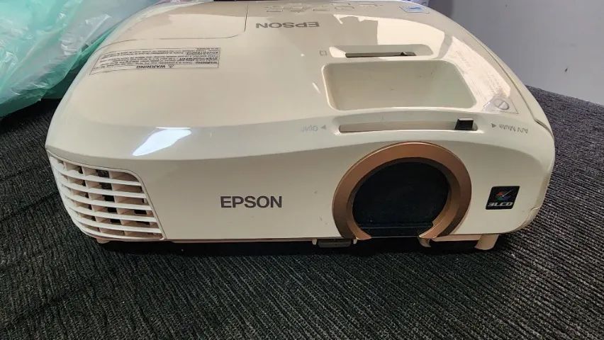 Projetor Epson Home Cinema
