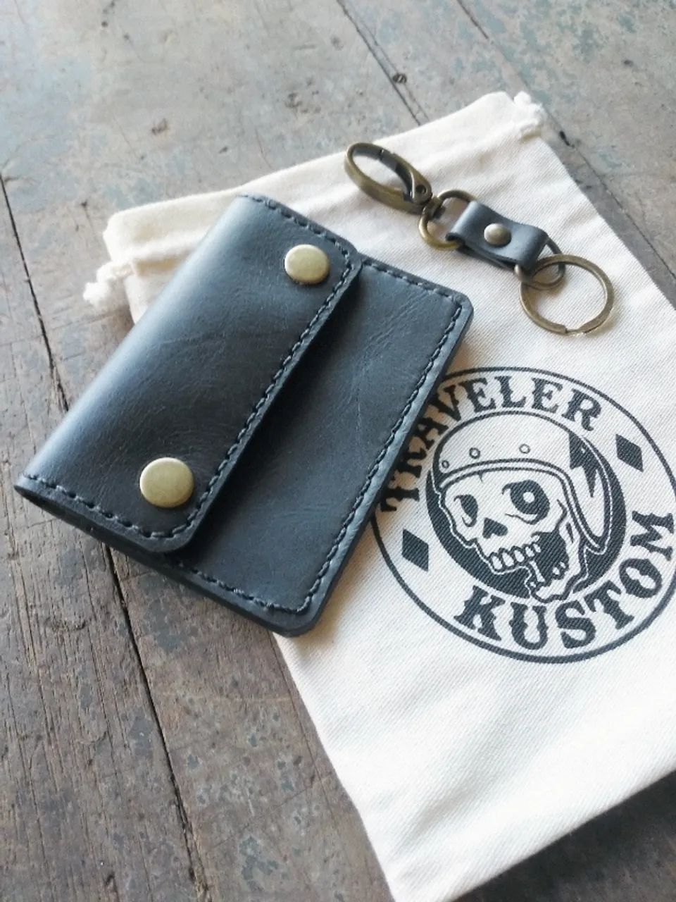 Carteira de couro + chaveiro - Foto 2