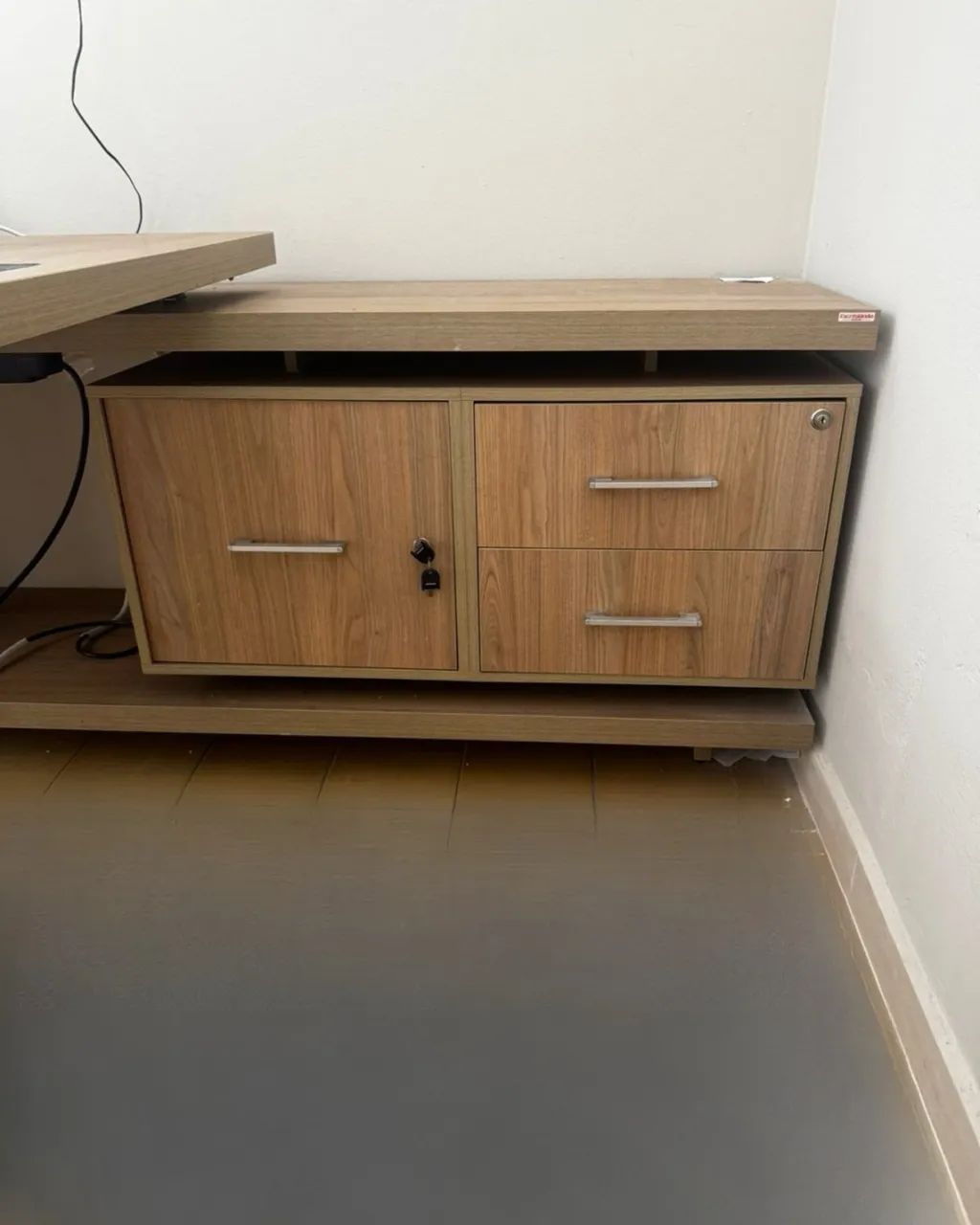 Fina mesa de escritório  - Foto 2