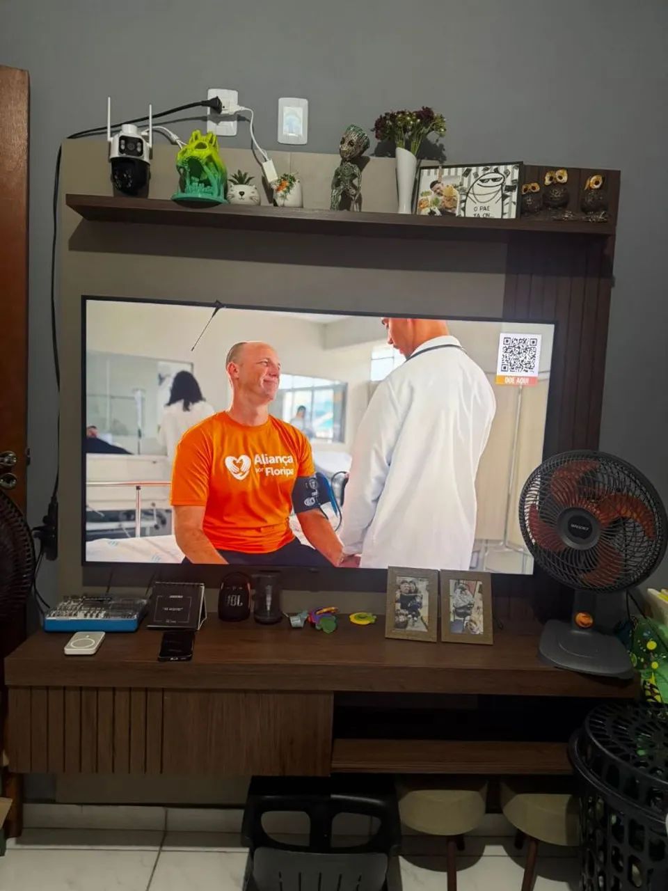 Painel de TV65048990580353123