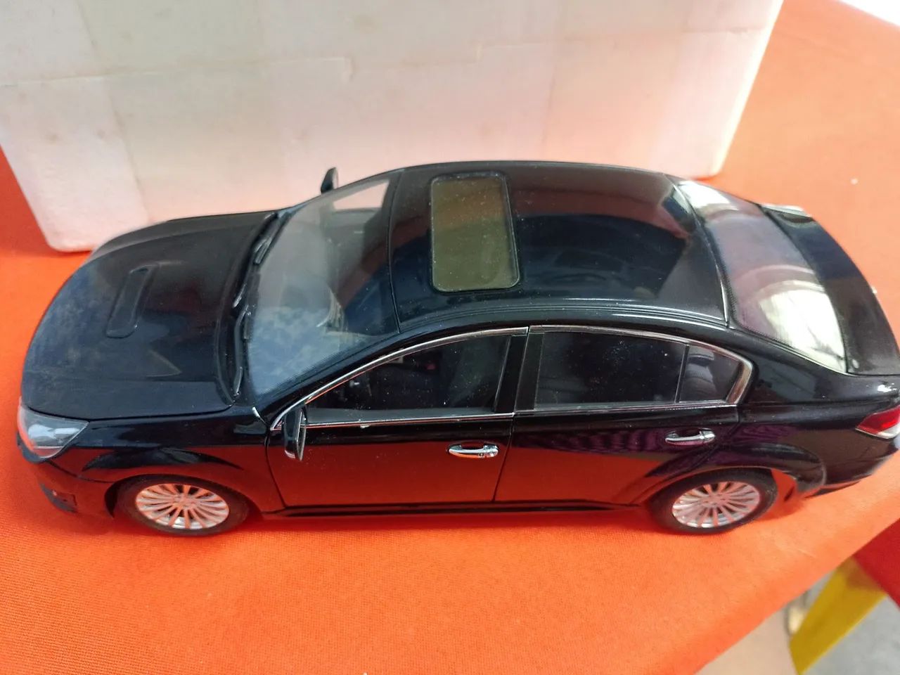 MINIATURA SUBARU LEGACY 1/18 - Foto 2