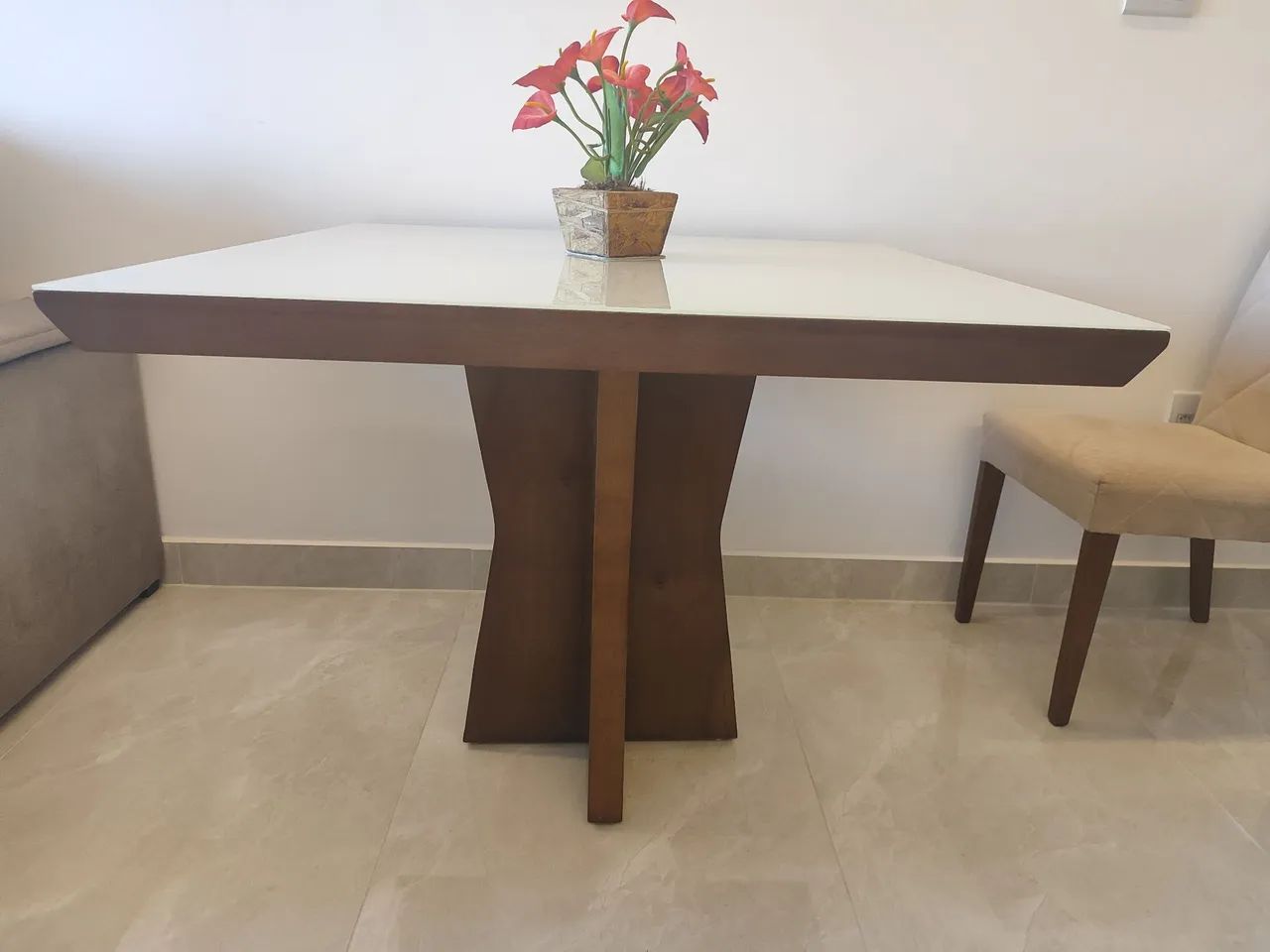 Mesa 4 cadeiras jantar madeira maciça - Foto 5