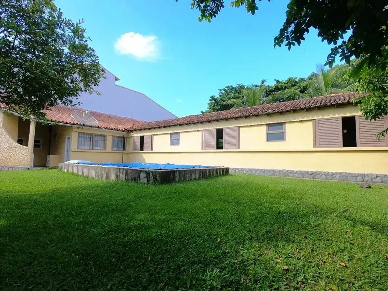 Excelente Casa Independente com Piscina e Casa de Caseiro. - Foto 3
