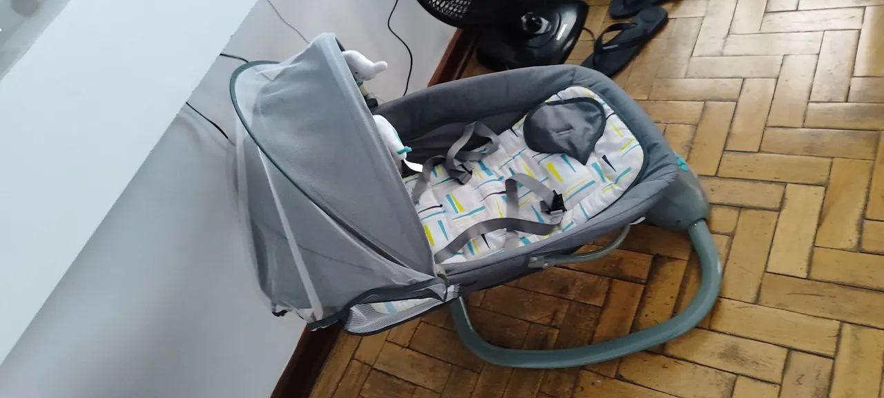 Cadeirinha de balanço automática 