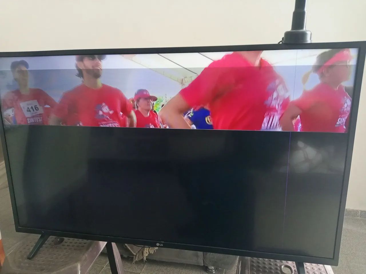 Vendo Smart TV 43 polegadas  - Foto 3