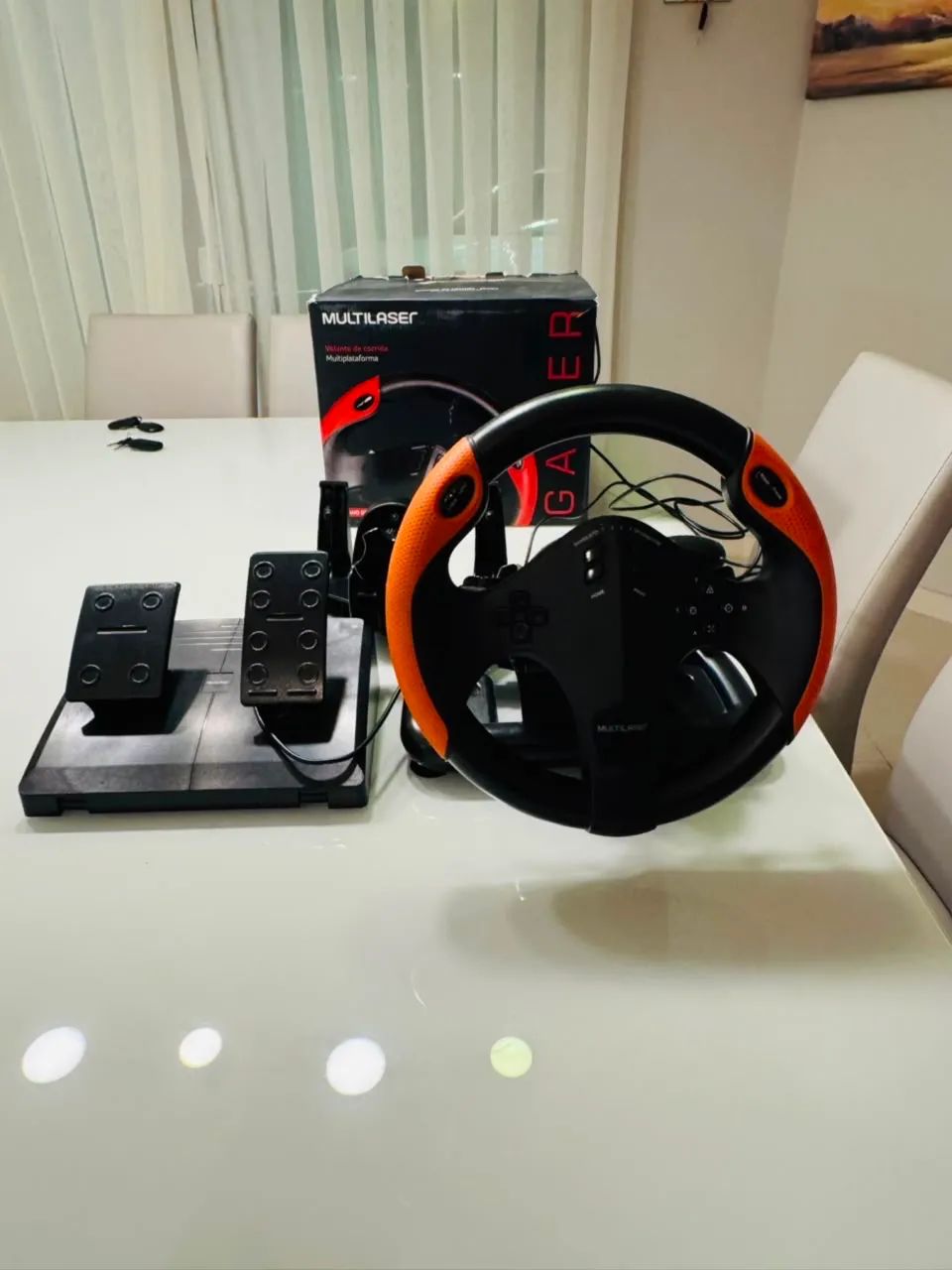 Volante gamer para Xbox one, PC, R$ 200,00.
