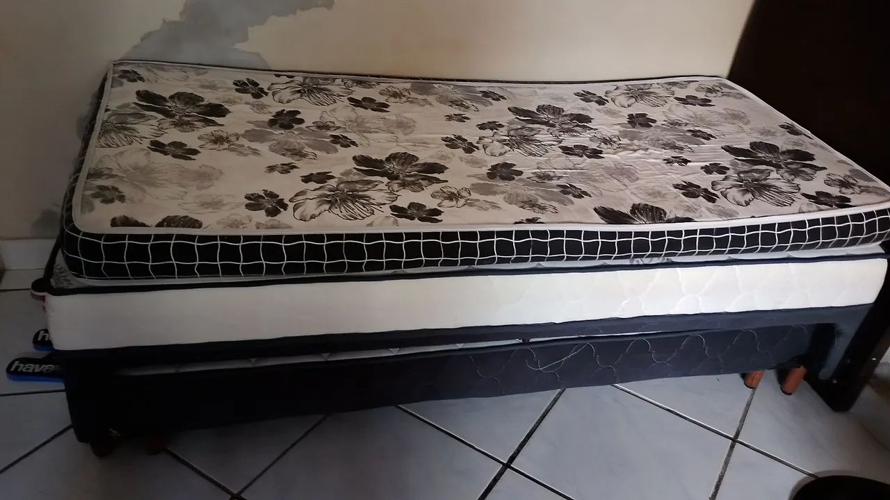Cama box com auxiliar em baixo