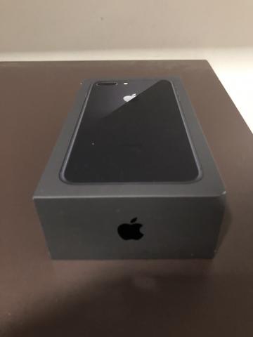 CAIXA IPHONE 8 PLUS PRETO (Com adaptador de carregador) - Foto 2