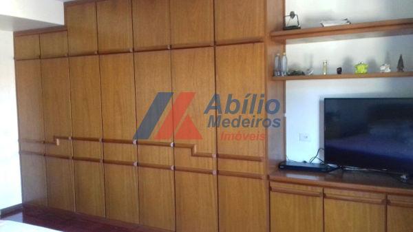 Casa sobrado com 5 quartos - Bairro Bancários em Londrina - Foto 4