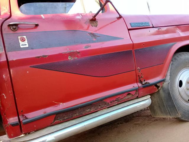 Vendo ou troco por outro do mesmo valor ano 81 pego carro até 15 mil - Foto 4