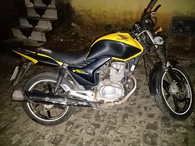 Vende-se moto fan partida 150, ano 2013