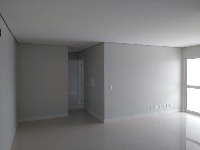 Apartamento suíte mais 01 dormitório com terraço no Bairro Jardim Itália - Foto 3