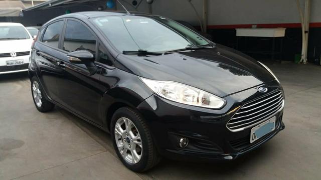 FIESTA HATCH 1.6 14/14 automático, Entrada 6.900 + 48 x 1.074.00 aceito carta de crédito - Foto 3