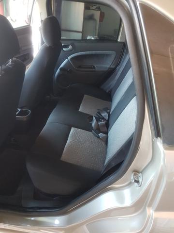 Fiesta Sedan Class 1.6 Completão - Foto 6