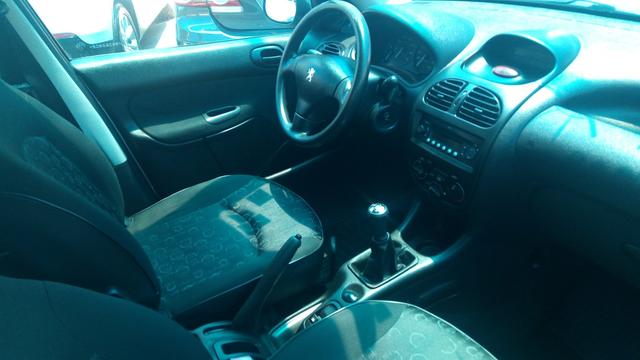 Peugeot 206 1.4 Flex 100 mil km - Foto 5