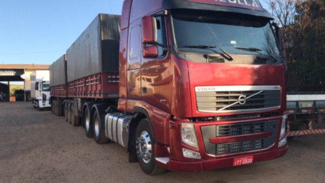 Fh 520 engatado rodotrem curto 3x3 - Foto 3