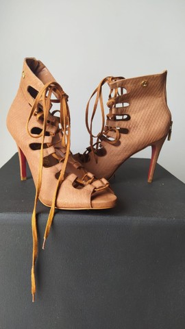 Sandália Carmen Steffens - Roupas e calçados - Plano Diretor Norte, Palmas  949185463 | OLX