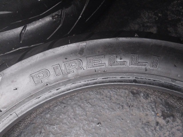 pneu usado  pirelli  sport demon 140/70-17 - Foto 2