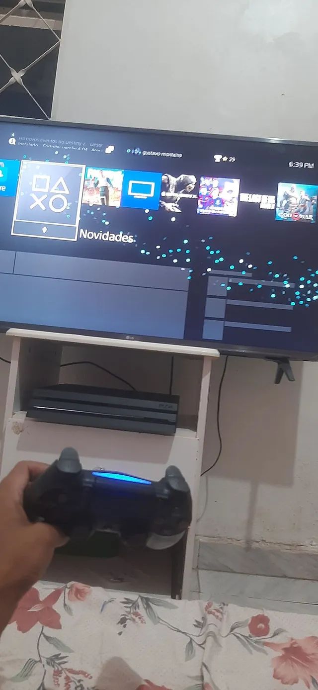 Ps4 Pro Fortnite CUH-7214B 2 controles e 2 jogos aceito cartão