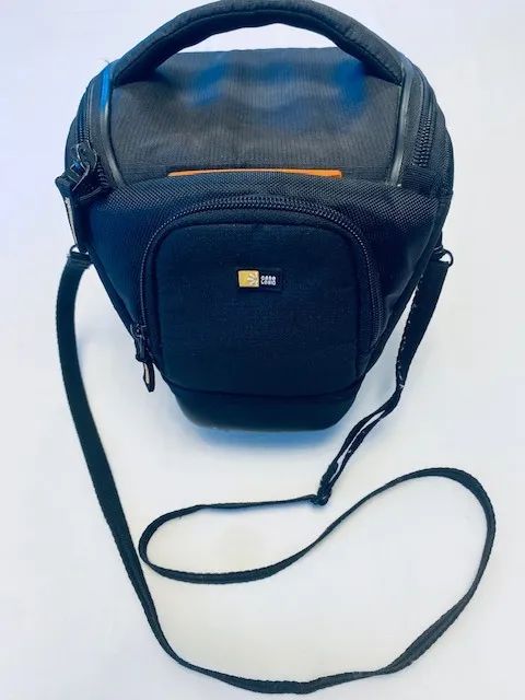 ESTOJO (CASE) MARCA CASE LOGIC PARA MAQ. FOTOGRAFICA REFLEX (marcas de uso - ver foto) 