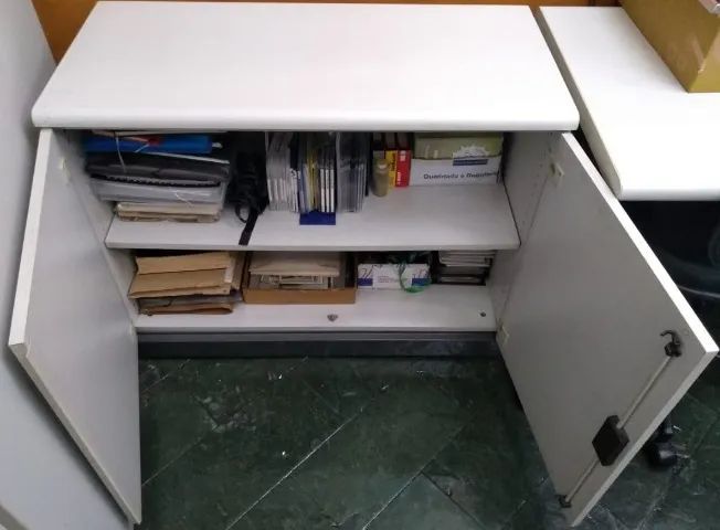 Armário Baixo com 2 divisórias Material em Arvoplac e base em Metal - Foto 5