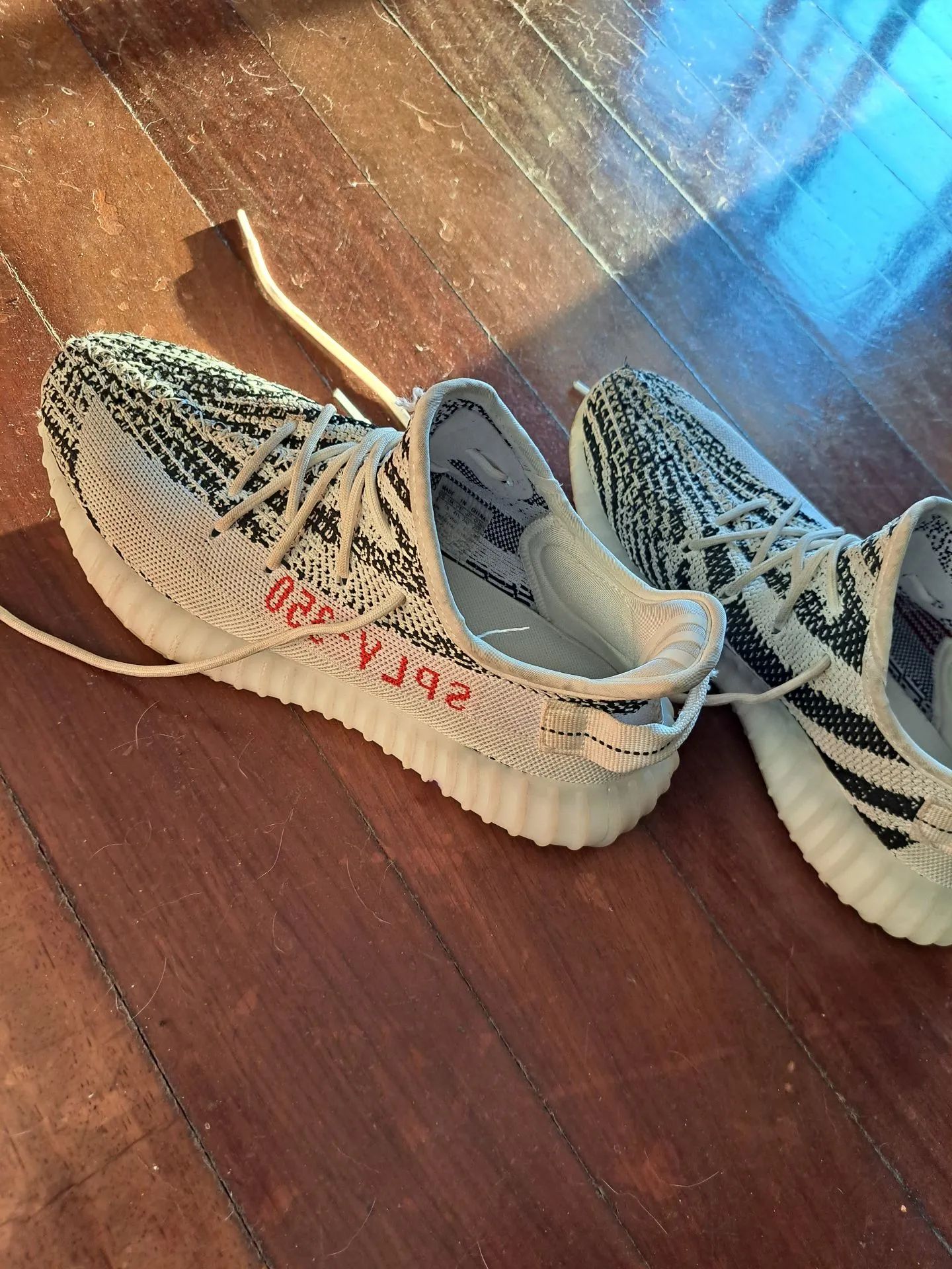 Yeezy boost v360 - Foto 2