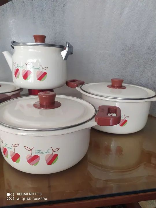 Conjunto de panelas e chaleira linha MÃE ÁGATA decoração maçãs.  - Foto 5