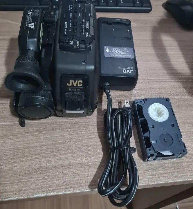 Filmadora JVC Antiga - Usada - Foto 2