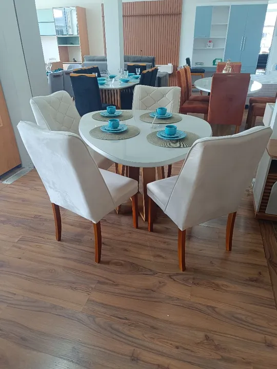 Mesa de jantar orgânica 1,35 com 4 cadeira poltrona pronta entrega