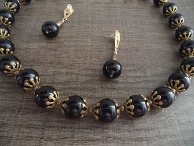 Colar Com Perolas Grandes Na Cor Preto, Acompanhado Os Brincos,  - Foto 4