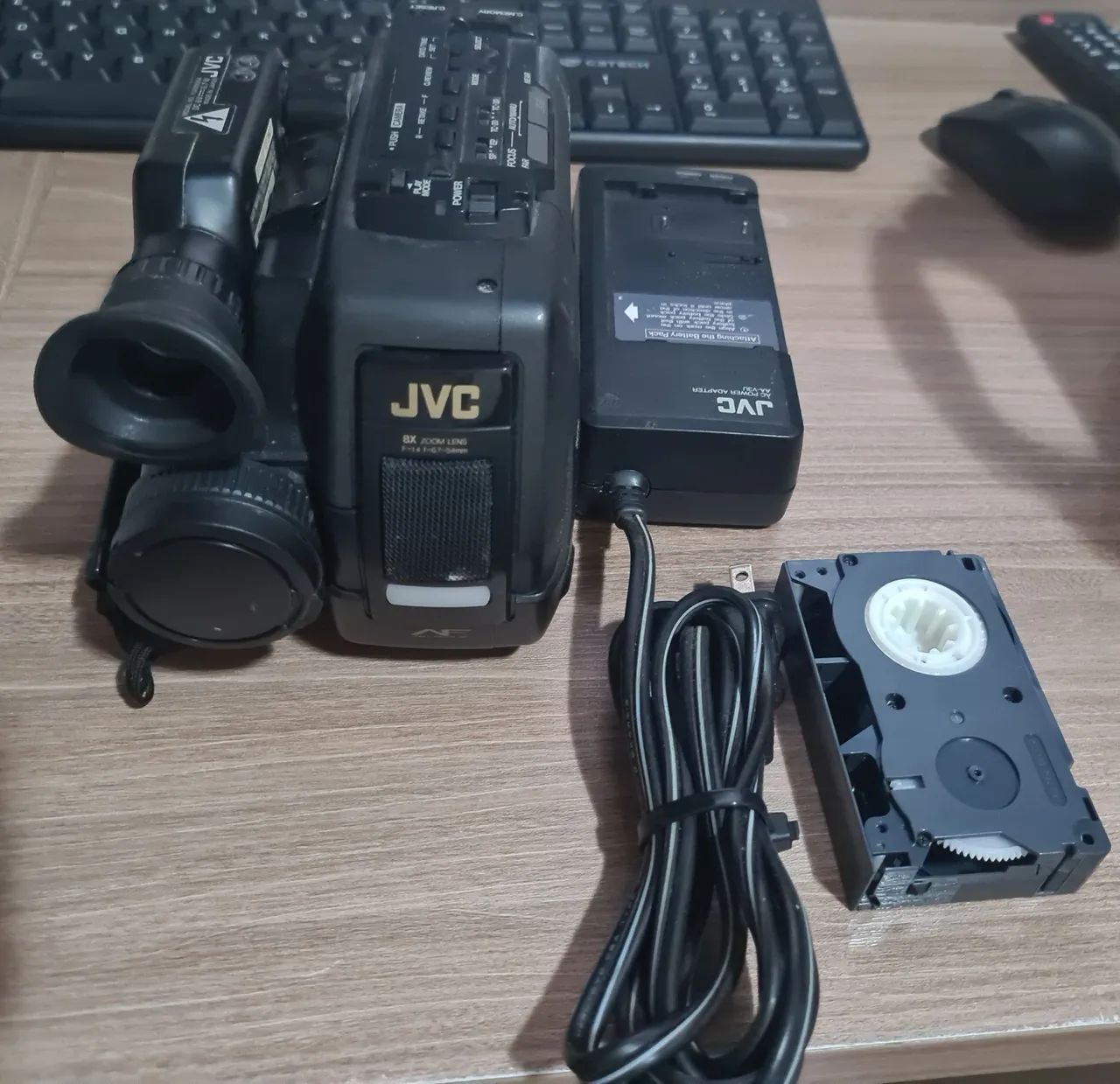 Filmadora JVC Antiga - Usada - Foto 3