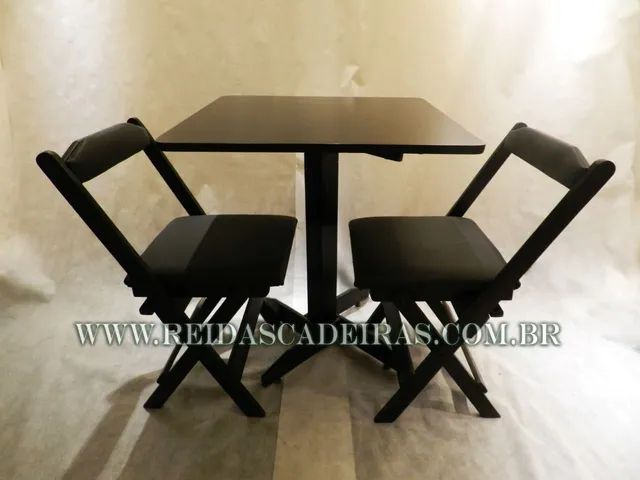 Mesa fixa de madeira de lei maciça 
