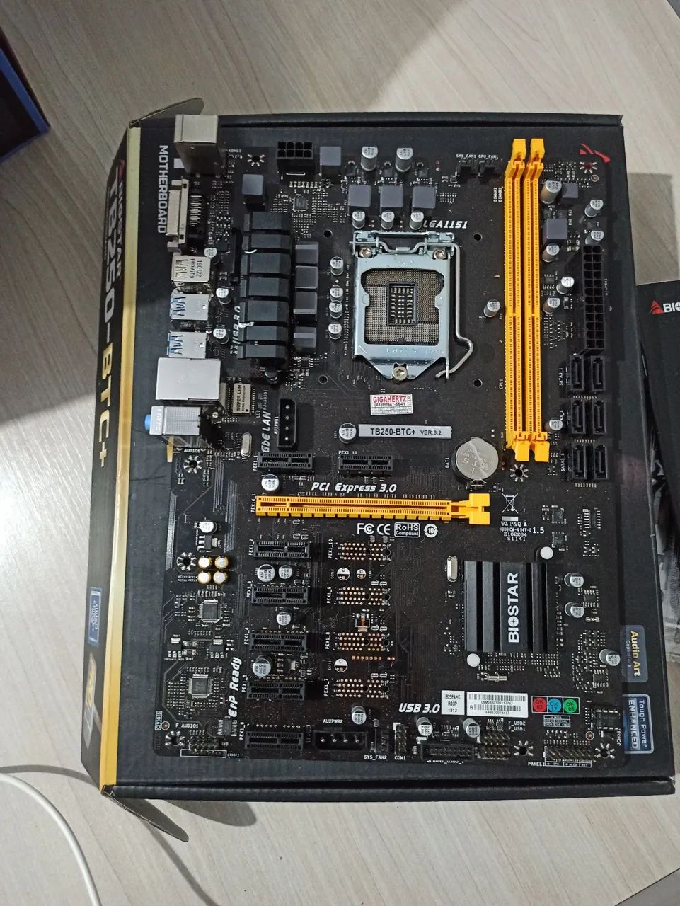 Placa-Mãe Biostar TB250-BTC+  - Foto 3