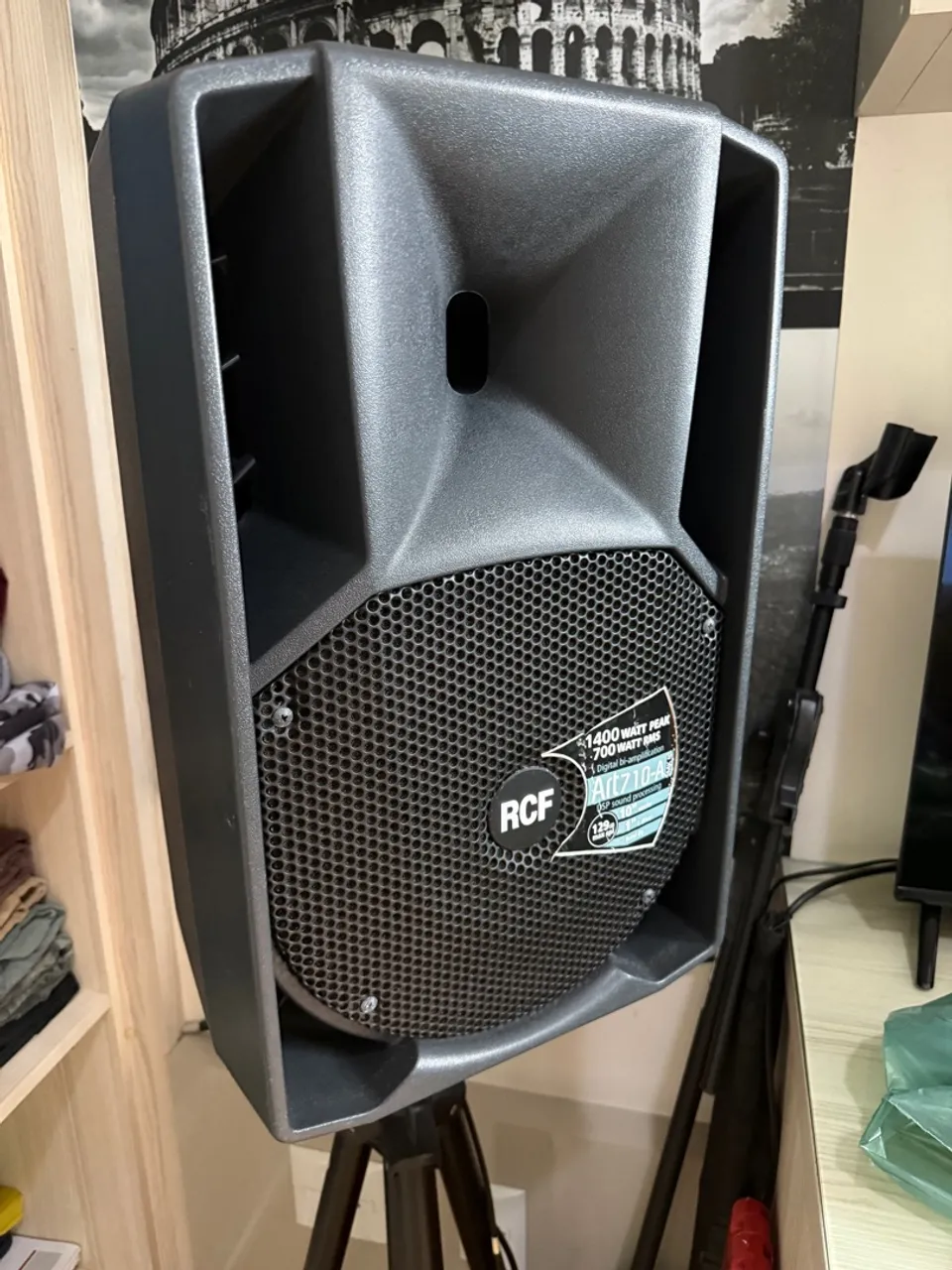 Caixa de Som RCF ART 710-A