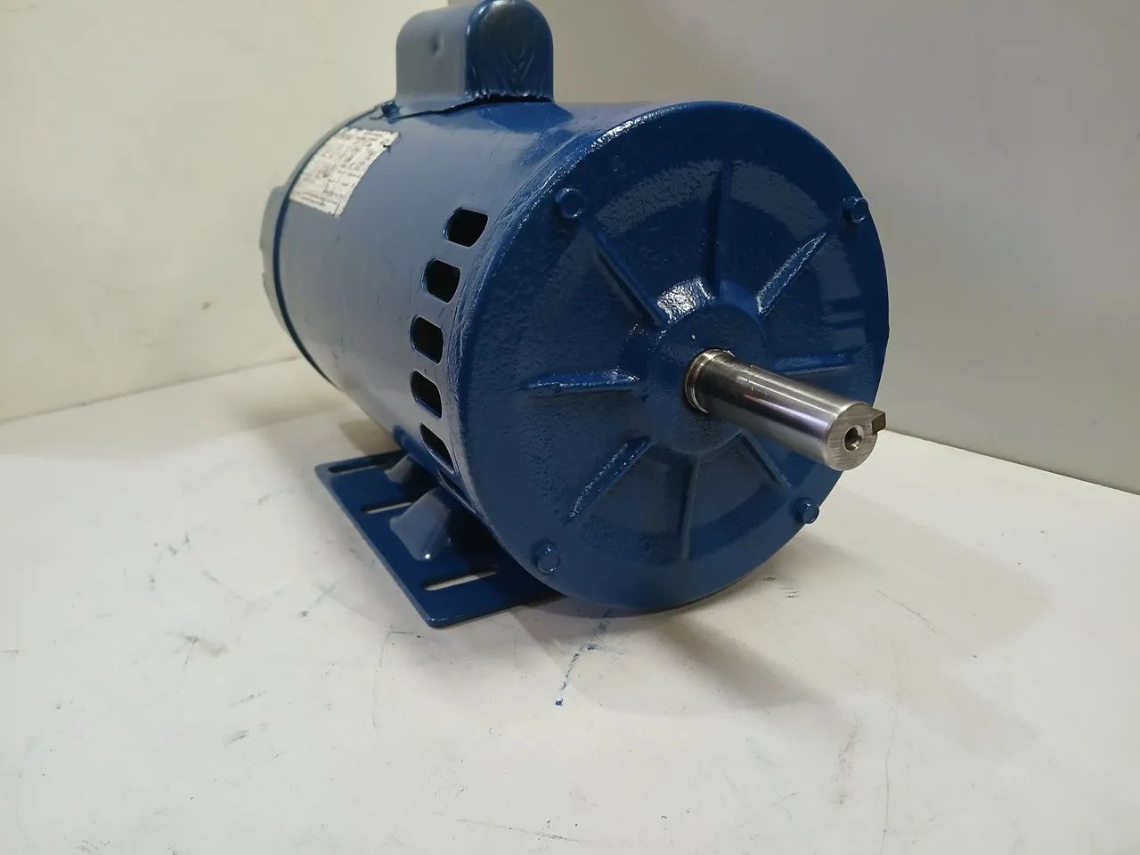 Motor elétrico monofásico 3 cv 2 pólos 