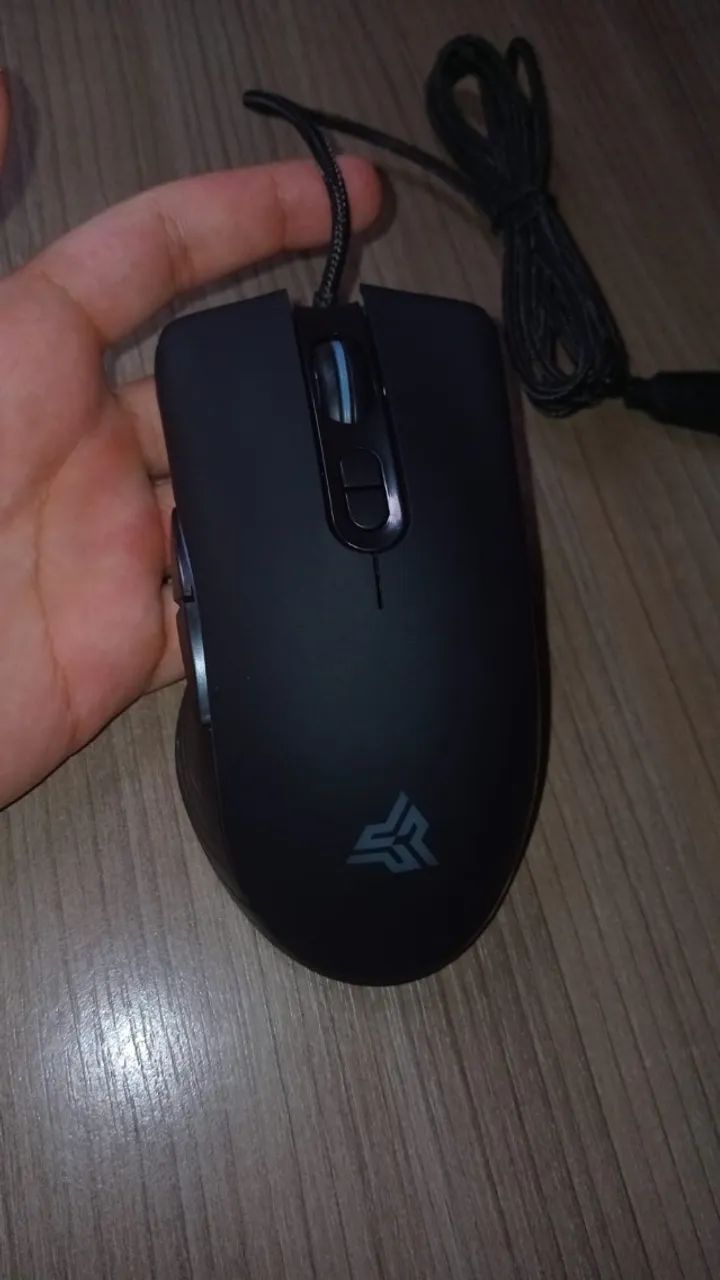 Mouse Gamer com iluminação RGB 4800 DPI