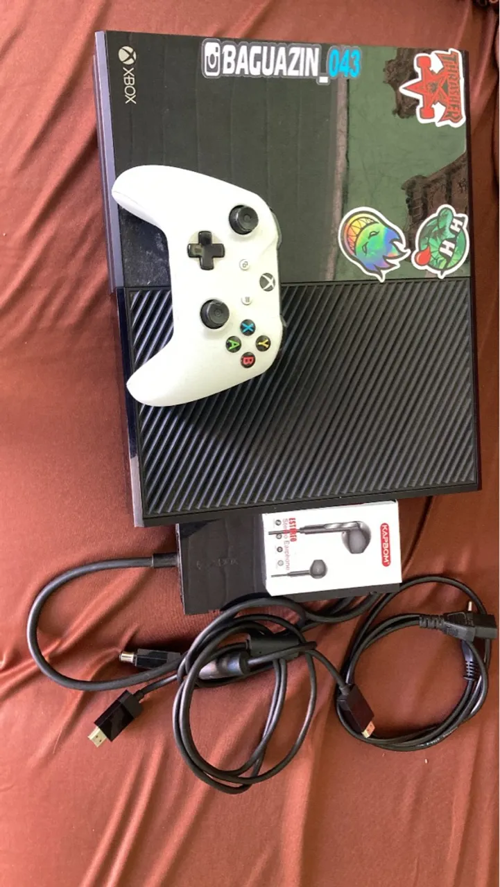Xbox One com acessórios