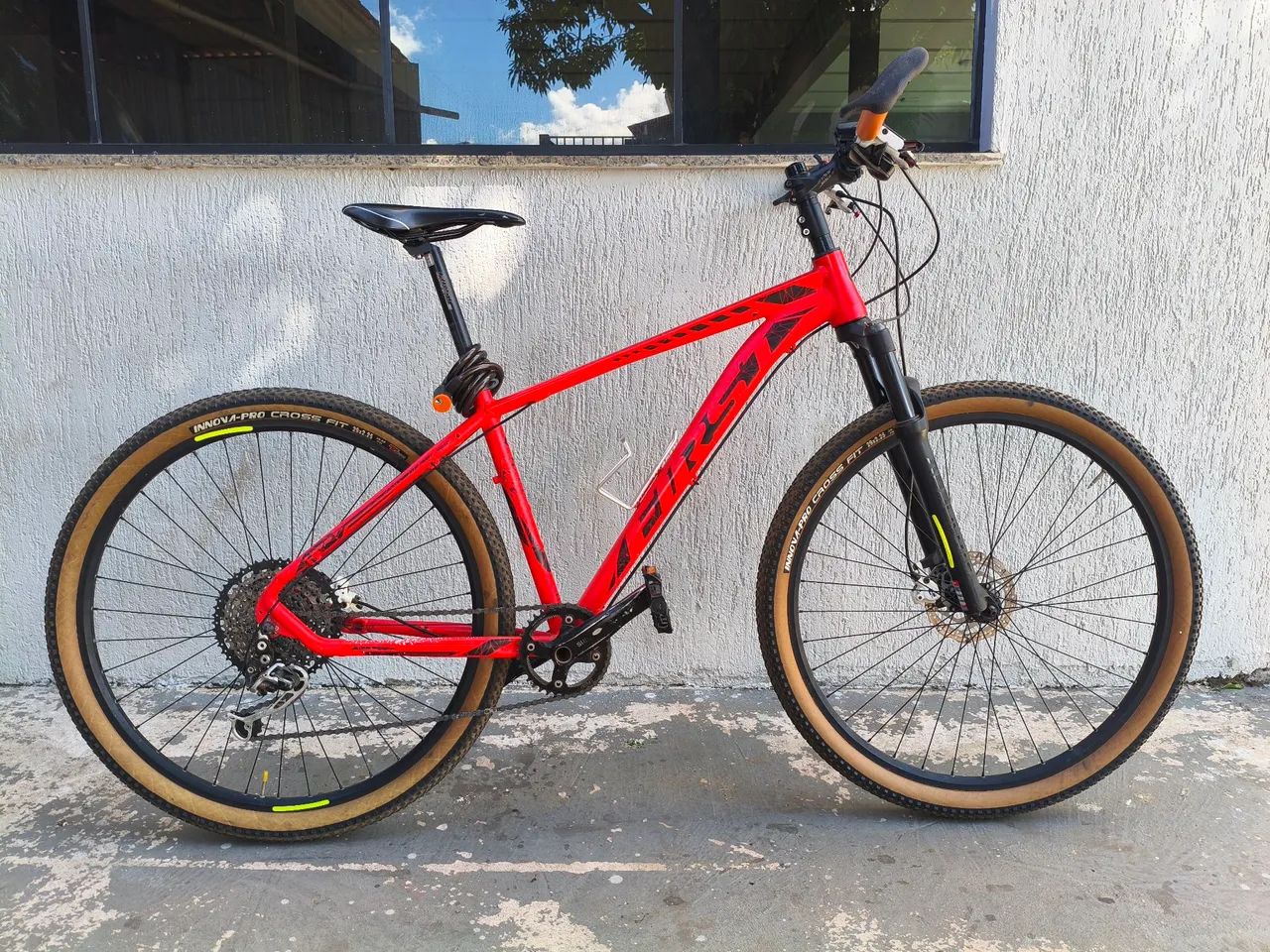 Bicicleta First Aro 29 / 1x10 deore XT / Suspensão a AR 