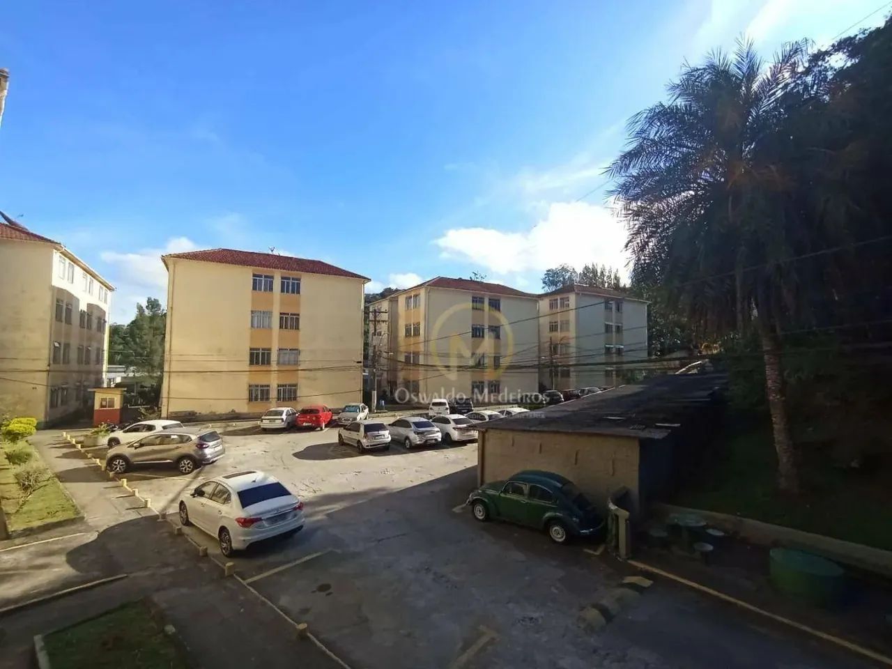 Apartamento com 3 dormitórios para alugar, 70 m² por R$ 1.563,00/mês - Quitandinha - Petró